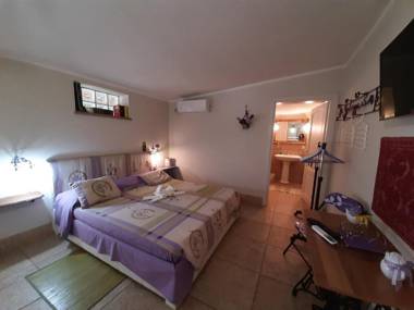 casa di campagna dal pozzo