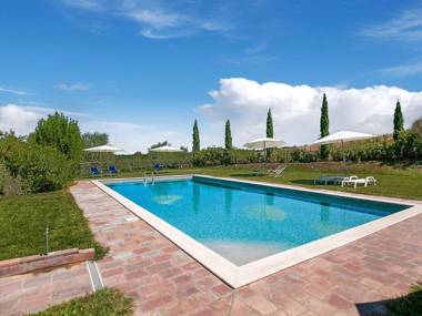 Sprawling Holiday Home in Sarteano with Swimming Pool