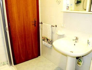 2 bedrooms appartement with enclosed garden and wifi at San Vito Lo Capo