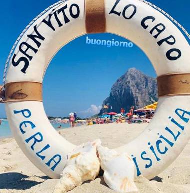 3 bedrooms house with sea view enclosed garden and wifi at San Vito Lo Capo 1 km away from the beach