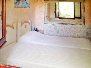 2 bedrooms appartement with enclosed garden at Case Peschiera lu Fraili 2 km away from the beach