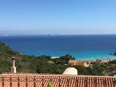 SantaTeresa Gallura Sardegna A WINDOW ON THE SEA apartment 2-6 people center  silent internet free garage