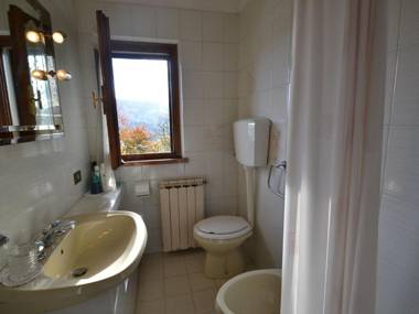 Cozy Holiday Home in Tuscany with Private Garden