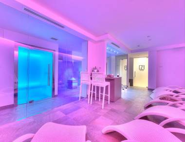 Bella Hotel & Restaurant