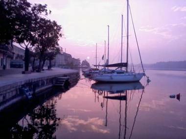 Villa indipendente a pochi passi dal lago