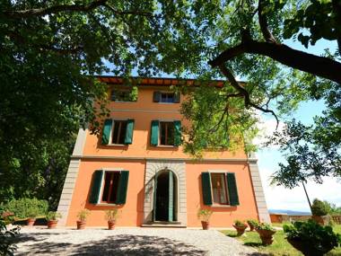Part of a beautiful manor house overlooking the hills of Chianti Classico