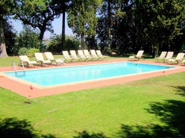 Majestic Farmhouse in San Casciano Val di Pesa with Barbecue