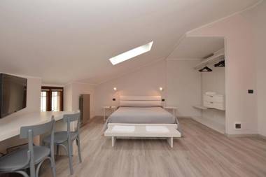 Hotel & Apartments " Perpoin "