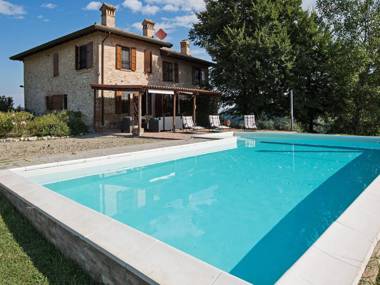 Magnificent old country house with garden and private pool with Wifi