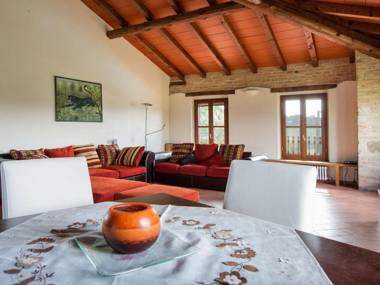 Magnificent old country house with garden and private pool with Wifi  