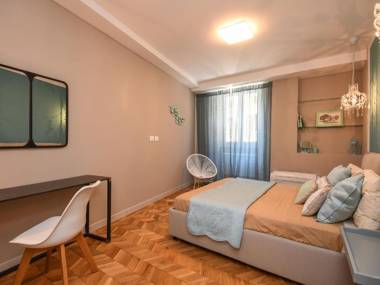 Luxury modern apartment by the lake