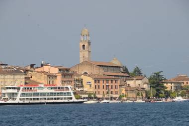 Casa Ulivi 500 mt from lake