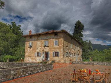Modern Farmhouse in Rufina with Private Pool