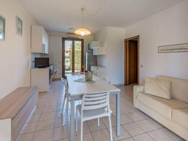 Nice apartment with AC on great Isola di Albarella