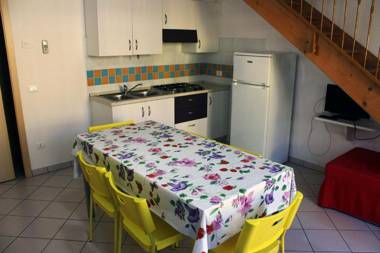 Modern Three-bedroom Apartment in Residence with Pool