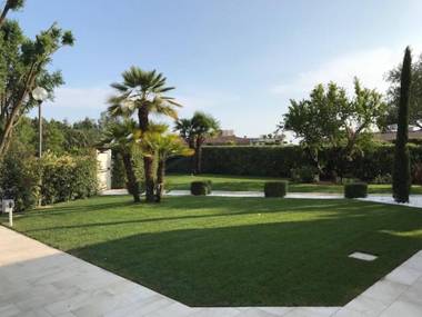 Beautiful Modern Villa In Isola Albarella