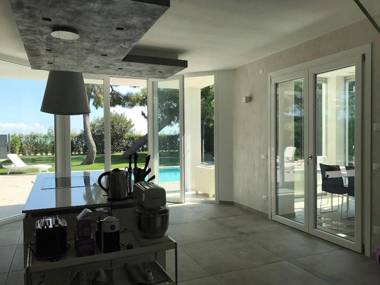 Super Villa With Private Pool in Isola Albarella