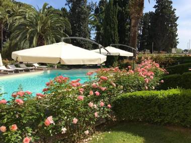 Villa Rosella Resort