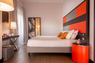 Cosmopolita Hotel Rome Tapestry Collection by Hilton