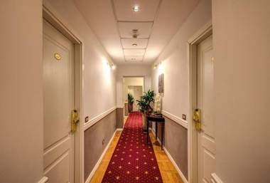 Relais Fontana Di Trevi Hotel