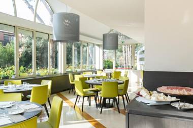 Mercure Roma West