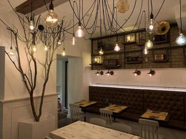 Les Fleurs Luxury House