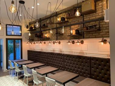 Les Fleurs Luxury House