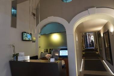 Trevi Palace Luxury Inn