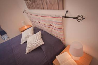 Opera Inn Suites B&B and Apartments