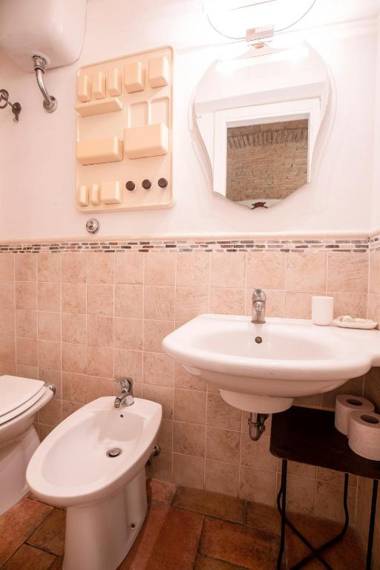 Eats & Sheets Colosseo Hidden Gem