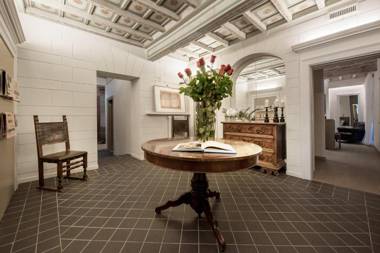 Raffaello Charmsuite