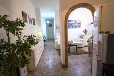 Hosting Flats Guest House