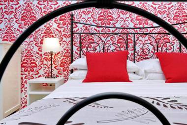 Cozy Tritone - My Extra Home