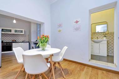 Cozy Tritone - My Extra Home