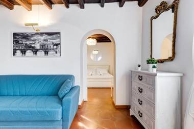 White Coronari Apartment