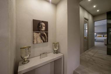 Terrace Pantheon Relais