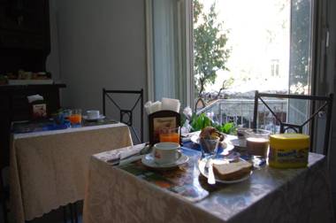 Tucci's Roma Guest House