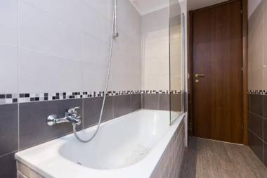 Colosseum Apartments