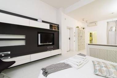 White Ostilia Apartments