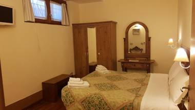 Aurelia Garden Gold B&B