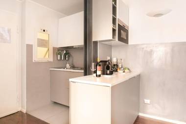 Living RHome - Condotti Apartment