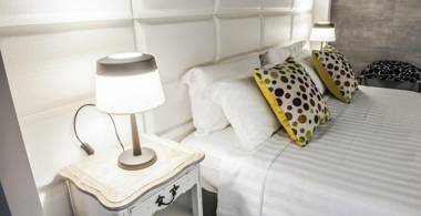 Town House Spagna- luxury Rooms with Jacuzzi Bath