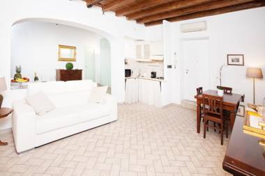 Tritone 91 Apartments