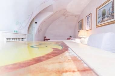 Piazza Colonna Apartment - Charme Homes