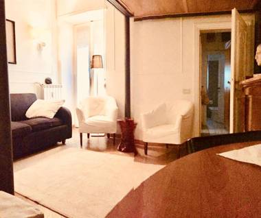 Ara Pacis Luxury Apartments by CapriRooms