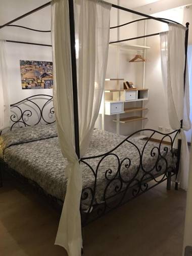 Verrazzano 37 Guest House