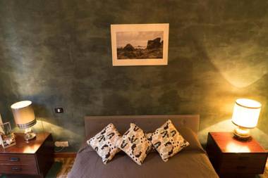 Trastevere Corner Eight