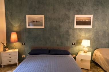 Trastevere Corner Eight