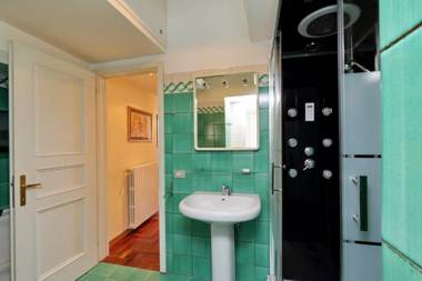 Trevi Comfortable Apartment with Terrace | Romeloft