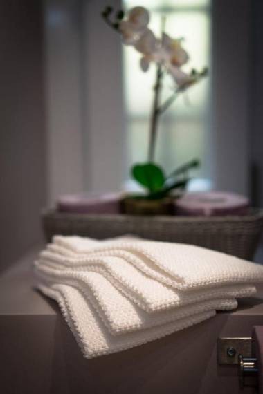 Laura Family Apartments